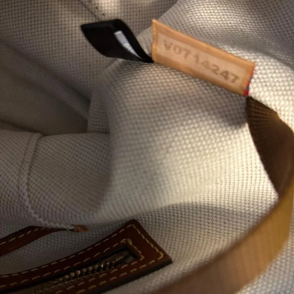 Dooney & Bourke Pebble Grain Camden Hobo Shoulder Bag Navy Blue NWOT - Picture 10 of 12